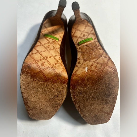 L.A.M.B. GWEN STEFANI Y2K Brown Leather Heels Gold Studded Accents Women’s 8.5 - Picture 10 of 12